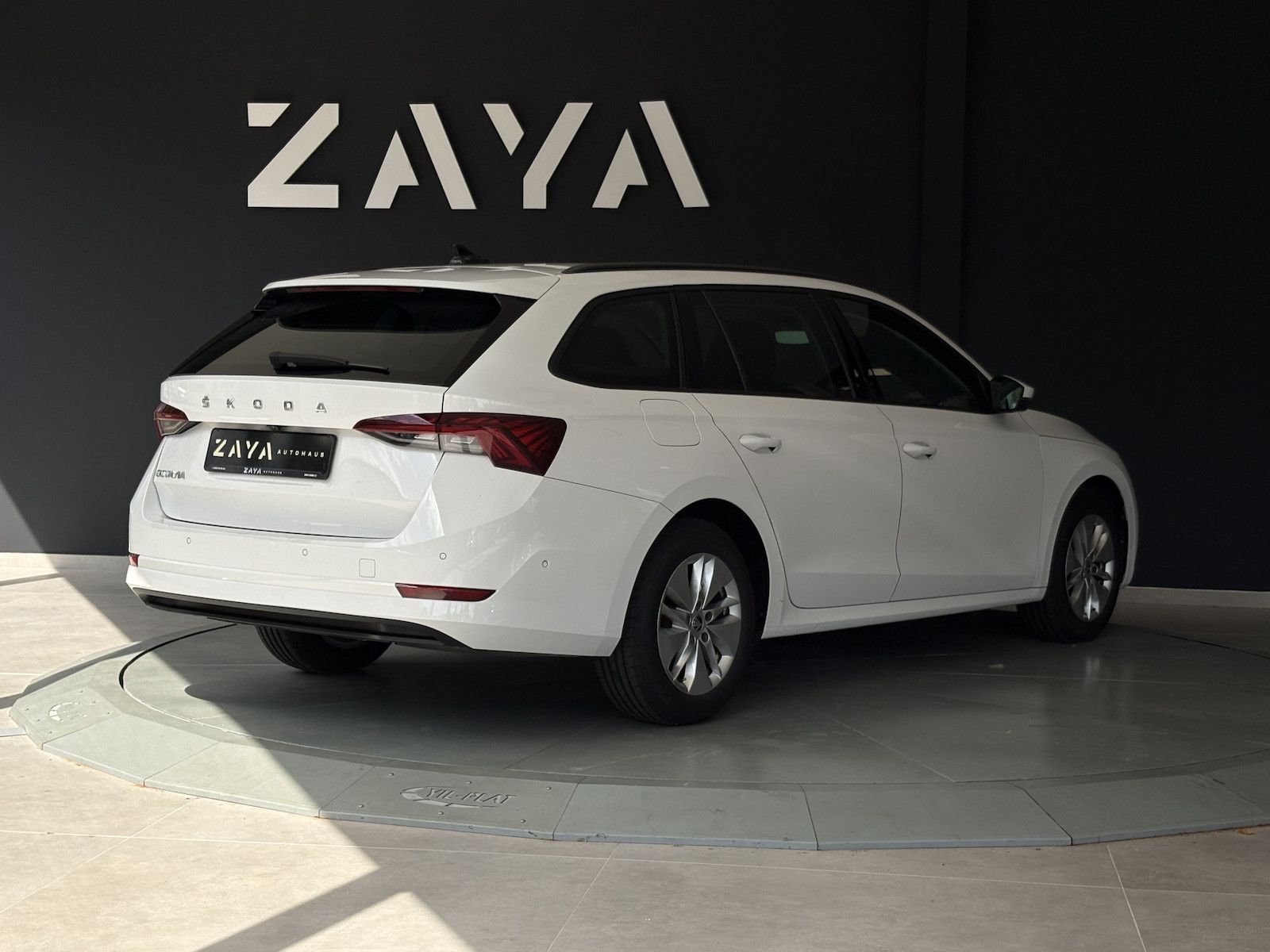 Skoda Octavia 2.0 TDI Ambition - Samsaru's Car Outlet