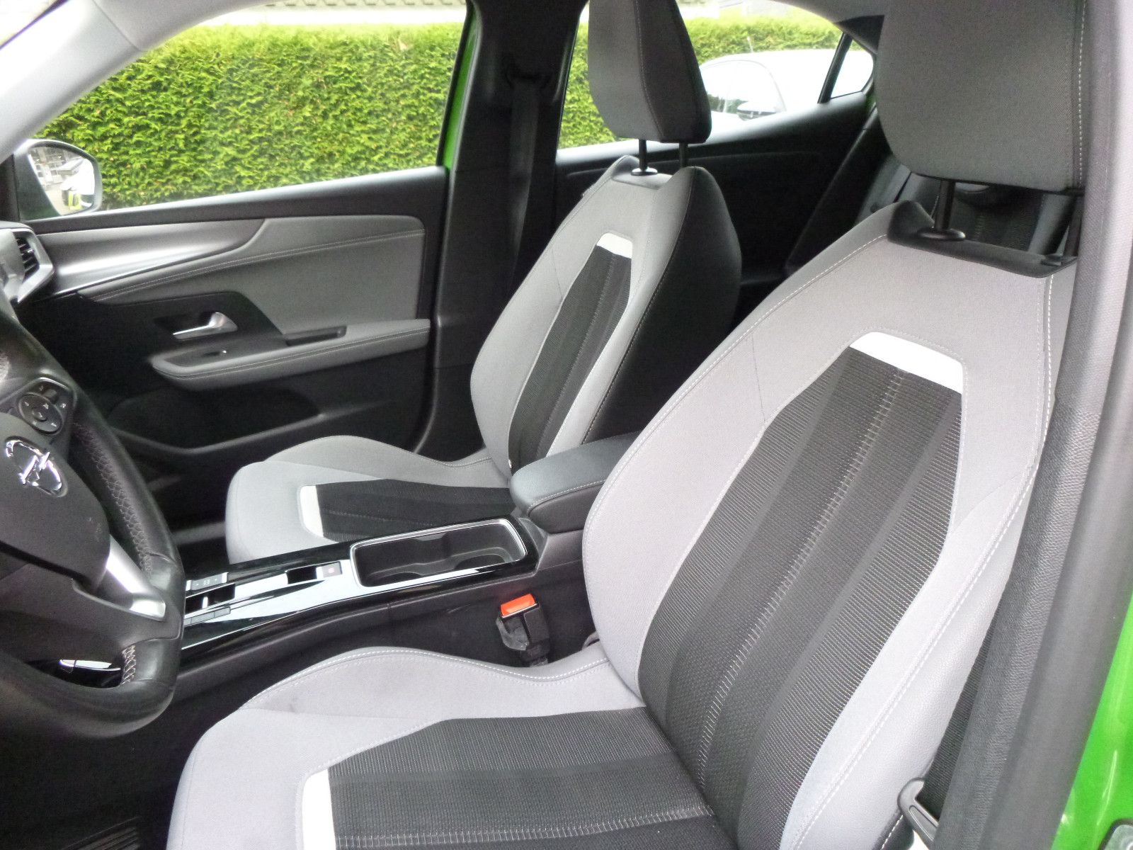 Opel Mokka-e Elegance - Samsaru's Car Outlet