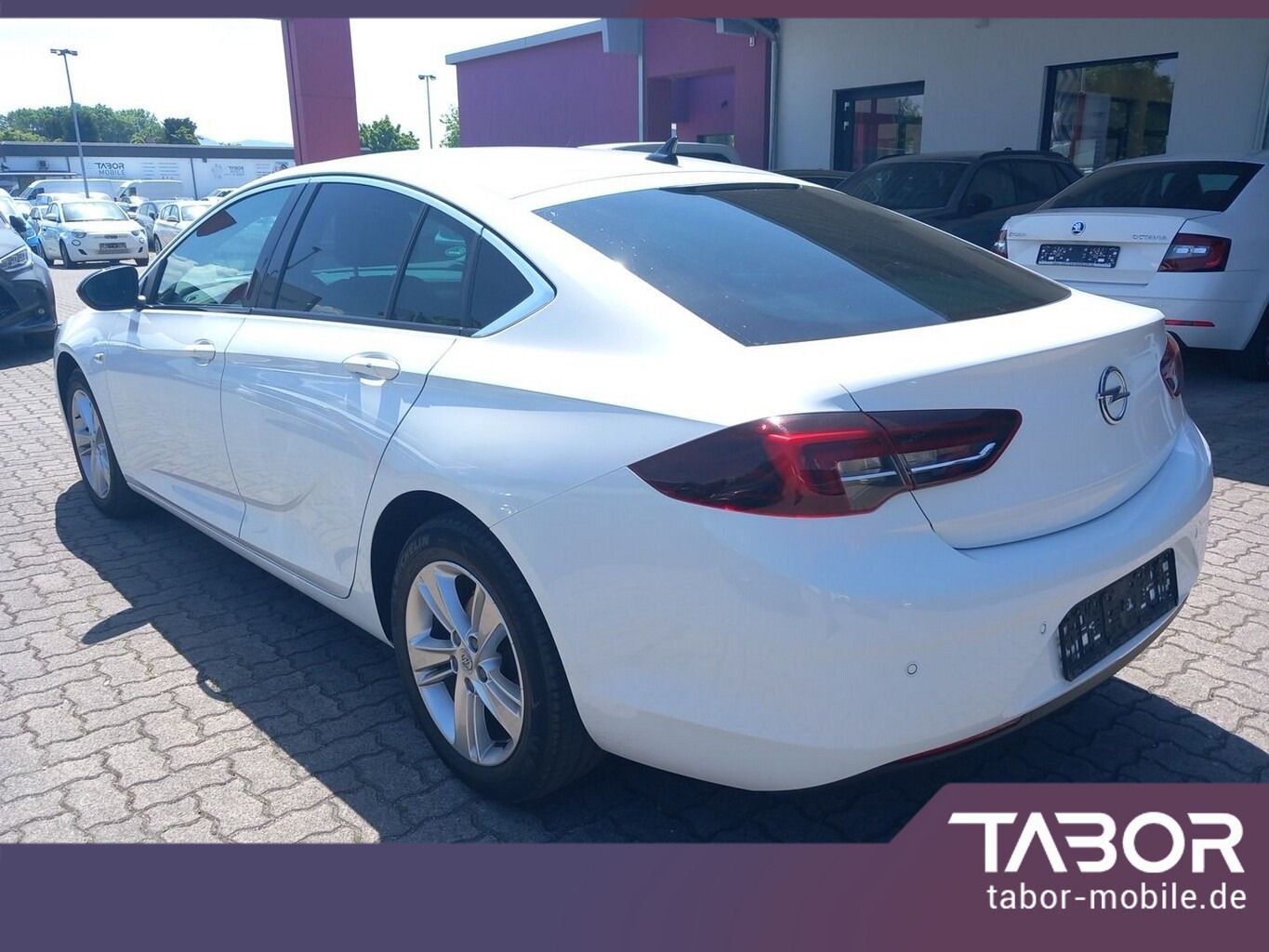 Opel Insignia 1.5D 122 Aut. - Samsaru's Car Outlet