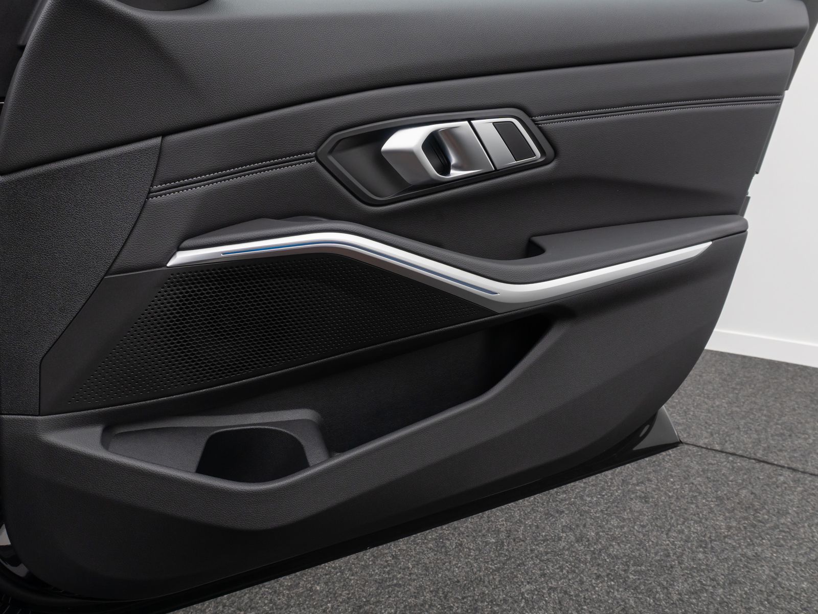 BMW 320e Sport Line - Samsaru's Car Outlet