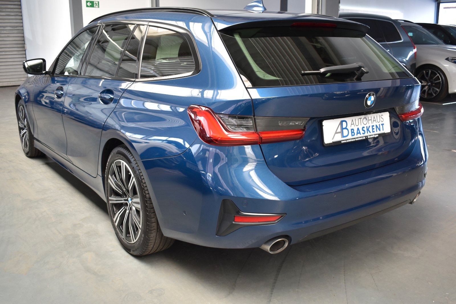 BMW 330 d Touring SPORT LINE - Samsaru's Car Outlet