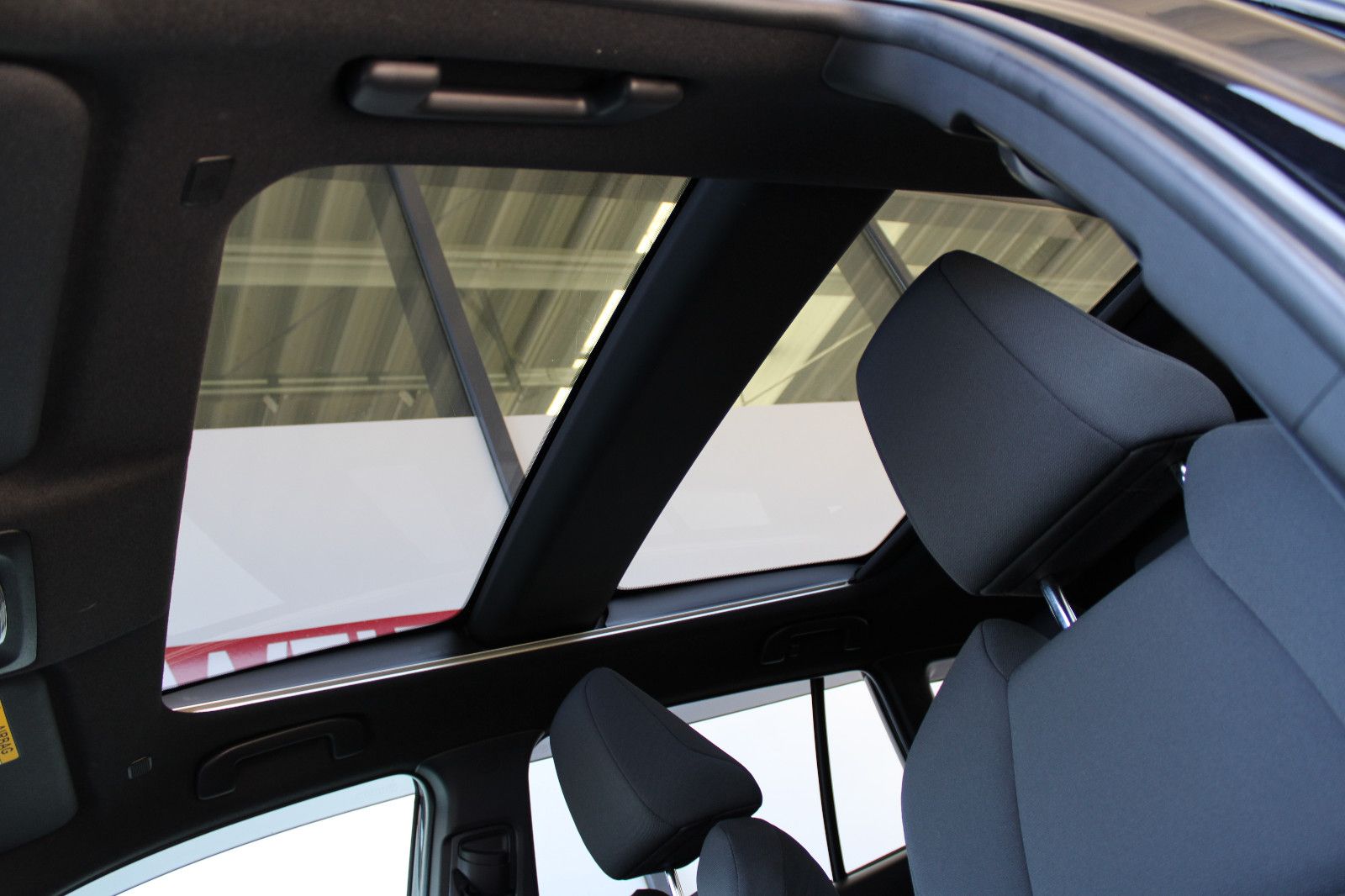 Toyota Corolla Cross 2.0 Hybrid AWD - Samsaru's Car Outlet