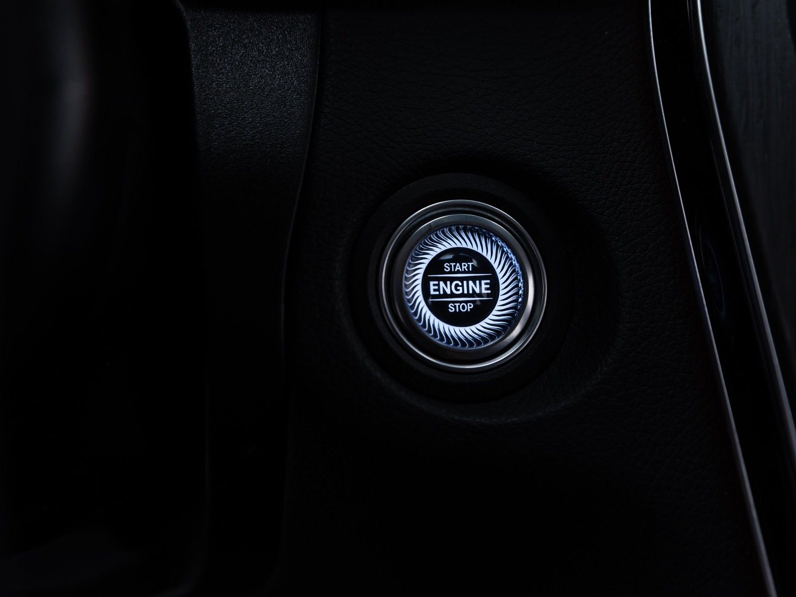 Mercedes-Benz GLC 300 e 4Matic /AMG-LINE/LED/HEAD-UP/360°KAM/