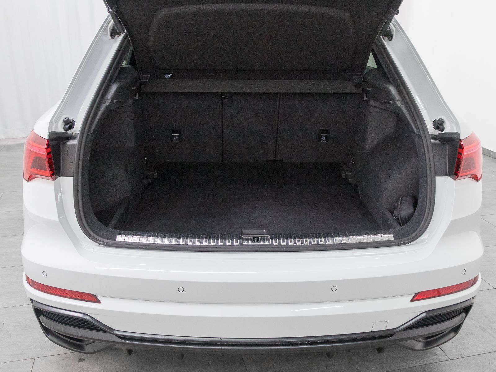 Audi Q3 40 TDI Q S LINE - Samsaru's Car Outlet