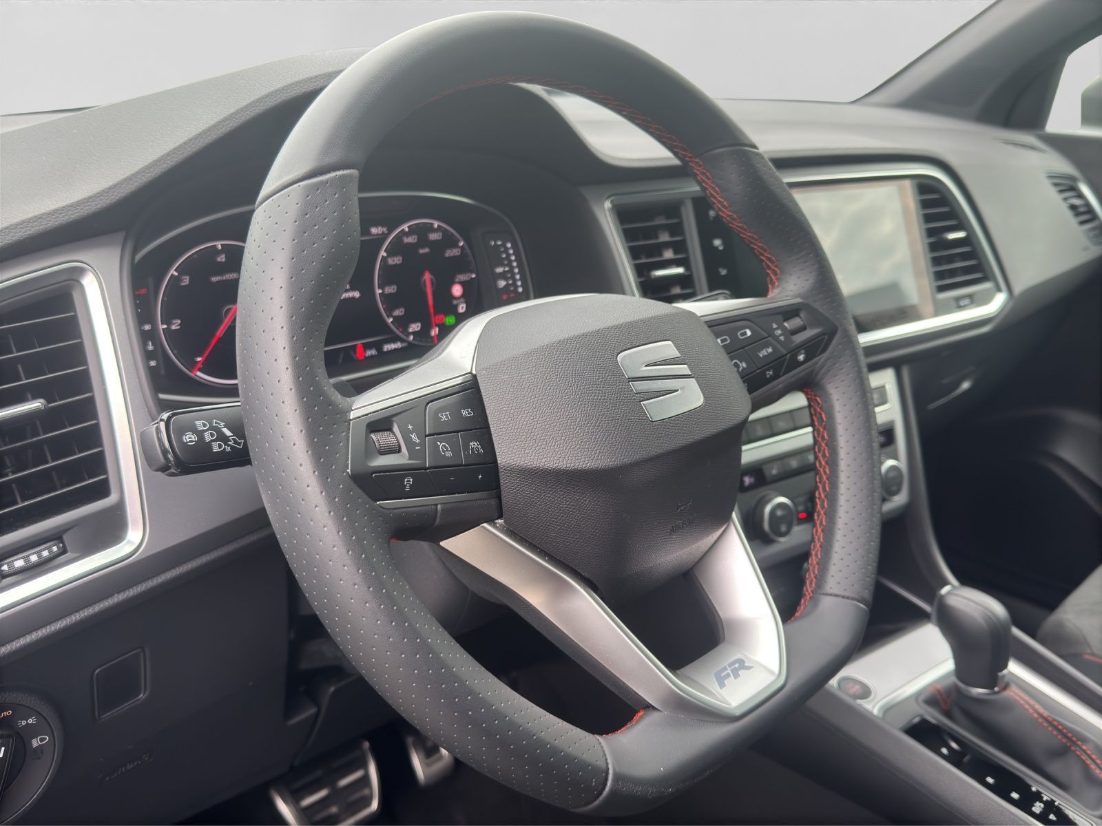 Seat Ateca 2.0 TDI DSG FR AHK NAVI ACC