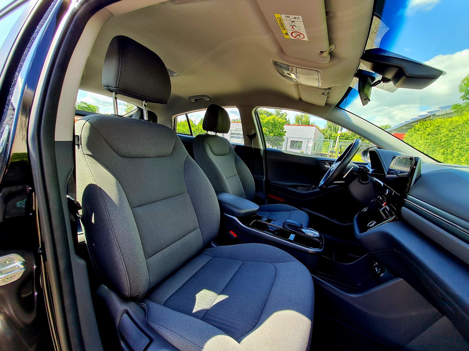 Hyundai IONIQ Elektro - Samsaru's Car Outlet