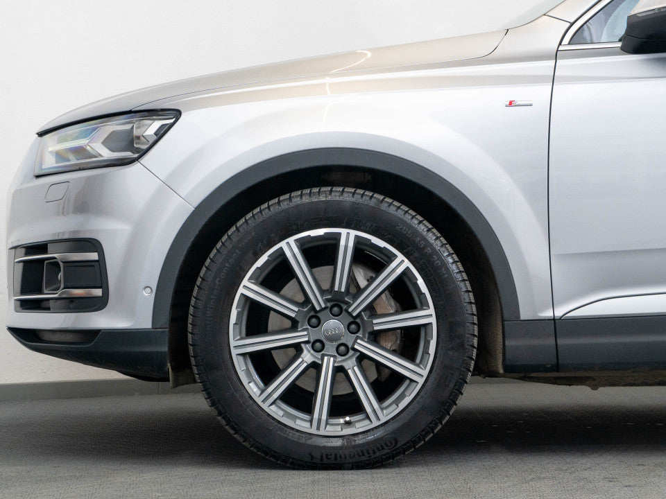 Audi Q7 Garantie 12 luni / Rate / Leasing / Credit / Istoric si km certificati