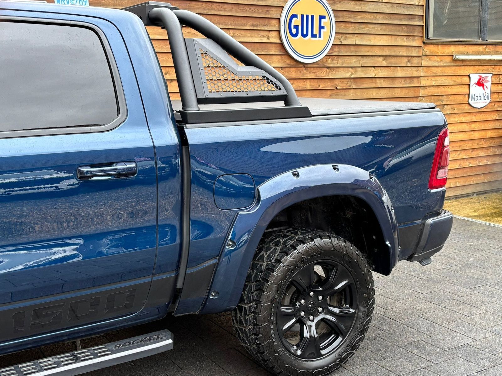 Dodge RAM 1500 Laramie 5,7L 4x4 AHK 12´´ LPG Bügel