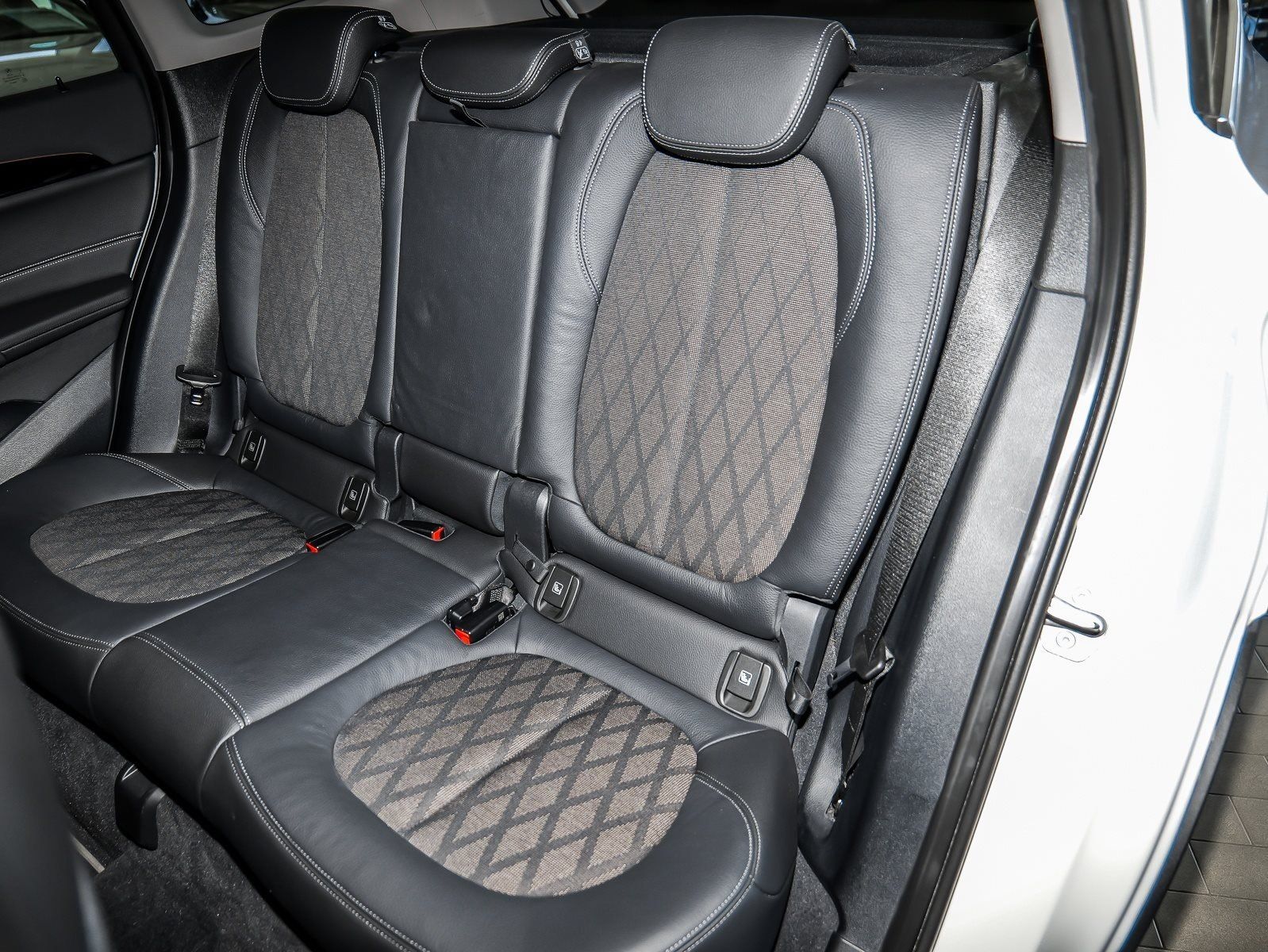 BMW X1 xDrive20d xLine - Samsaru's Car Outlet
