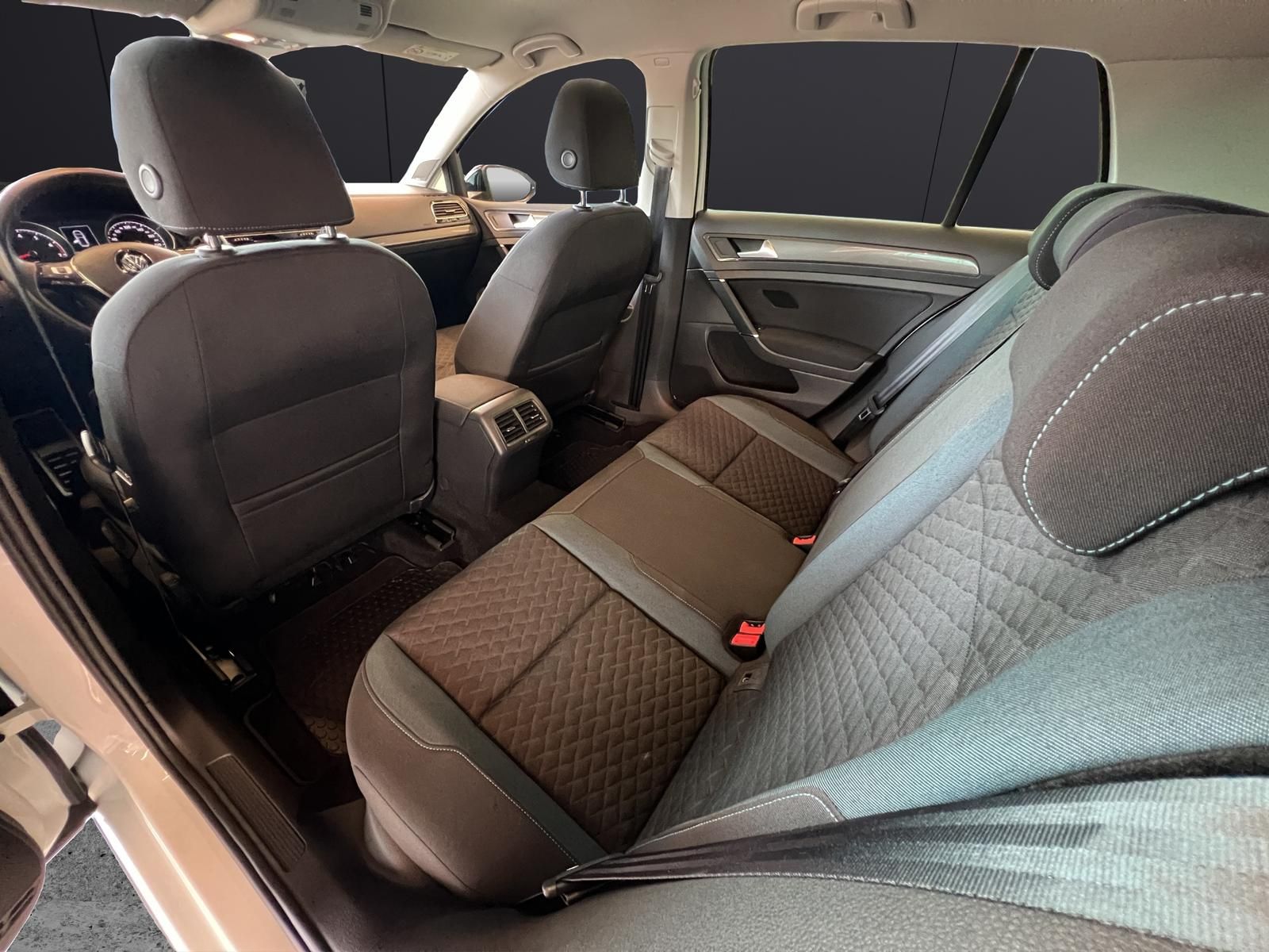 Volkswagen Golf VIII IQ.DRIVE - Samsaru's Car Outlet