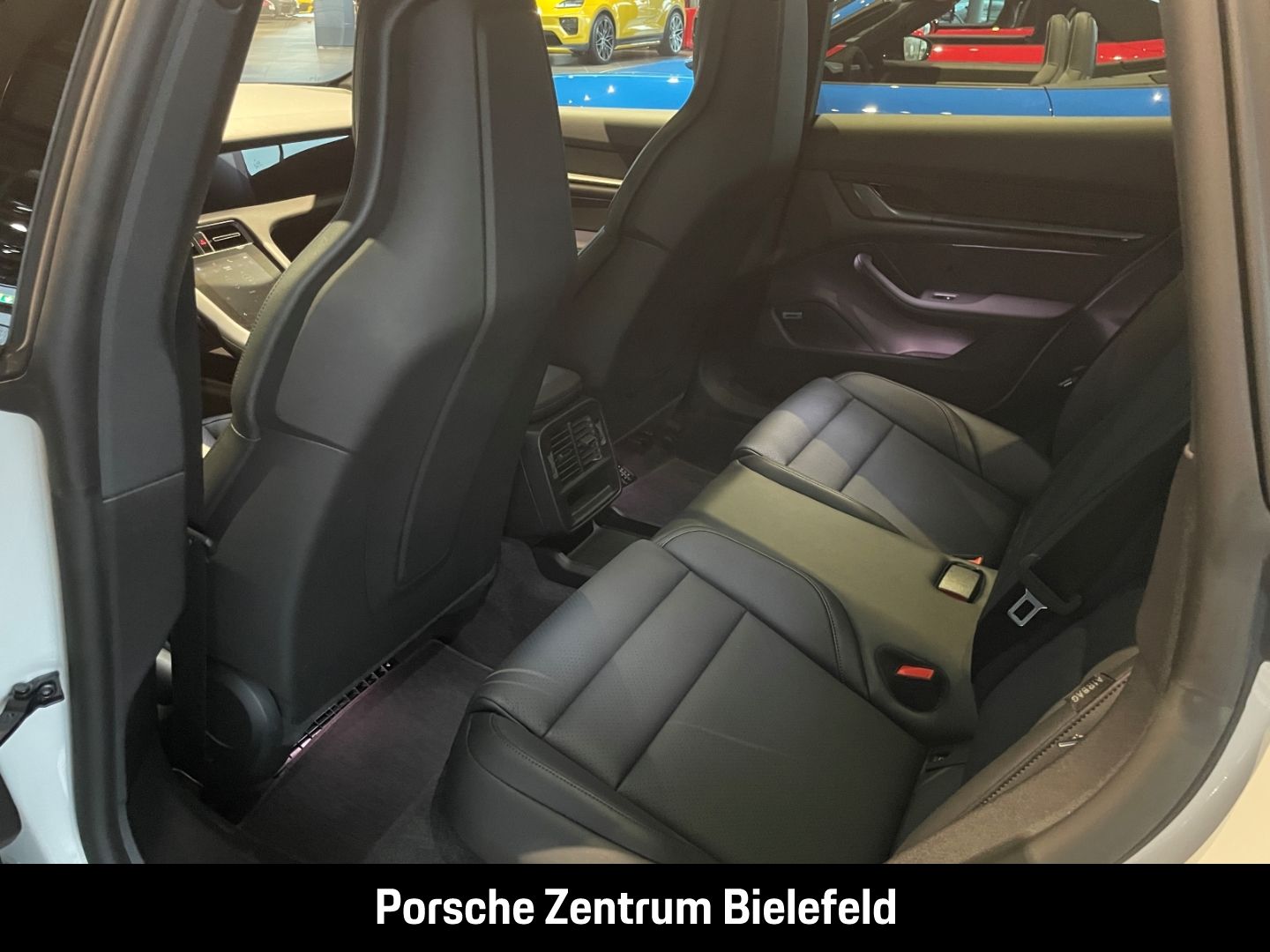 Porsche Taycan 4 Cross Turismo Panorama Surround-View