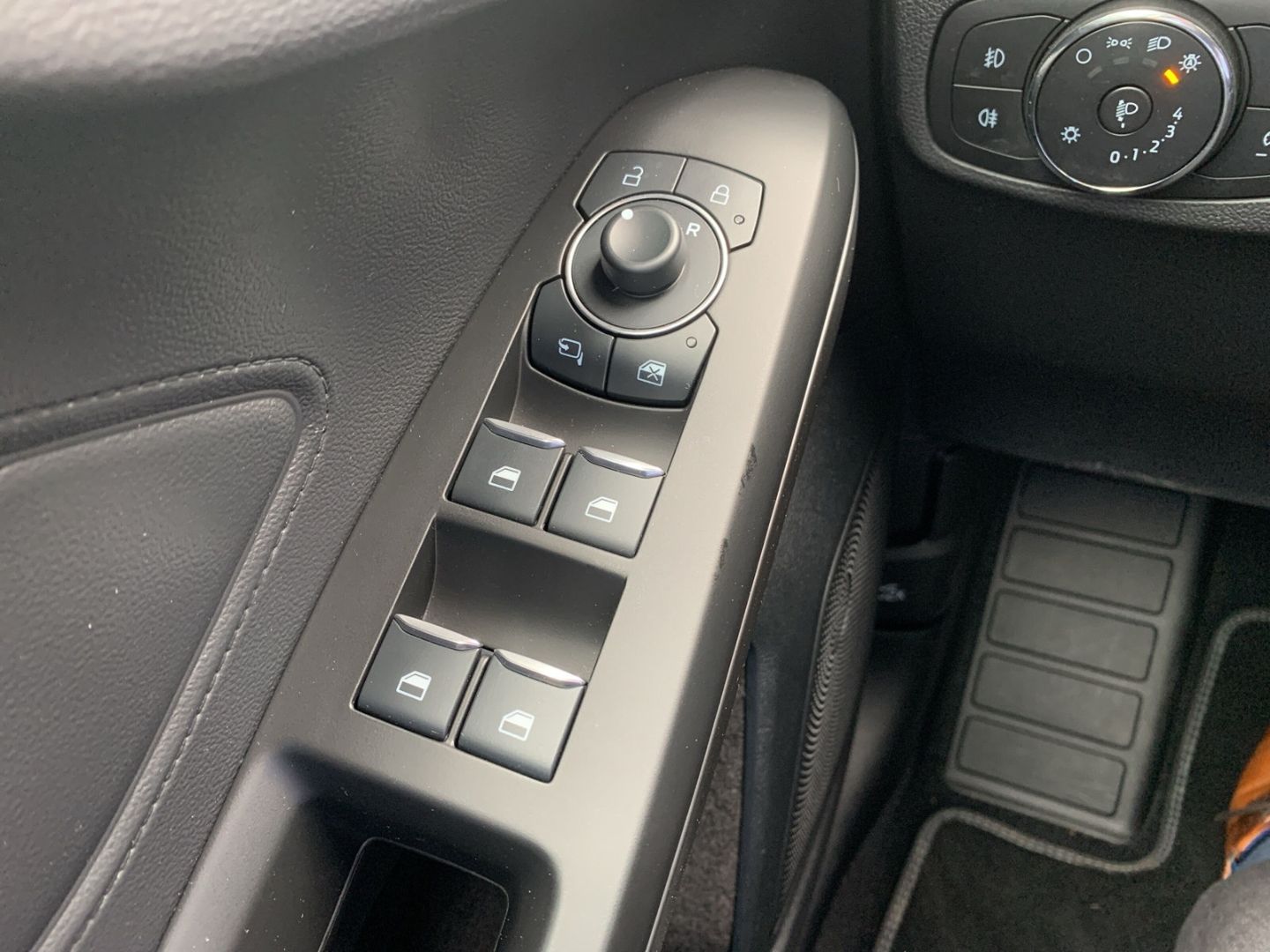 Ford Focus Turnier Active X 1.0 EcoBoost Mild-Hybrid