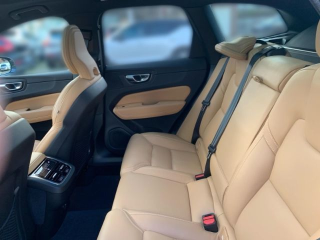 Volvo XC60 B4 AWD Inscription Standheizung Voll LED Ma