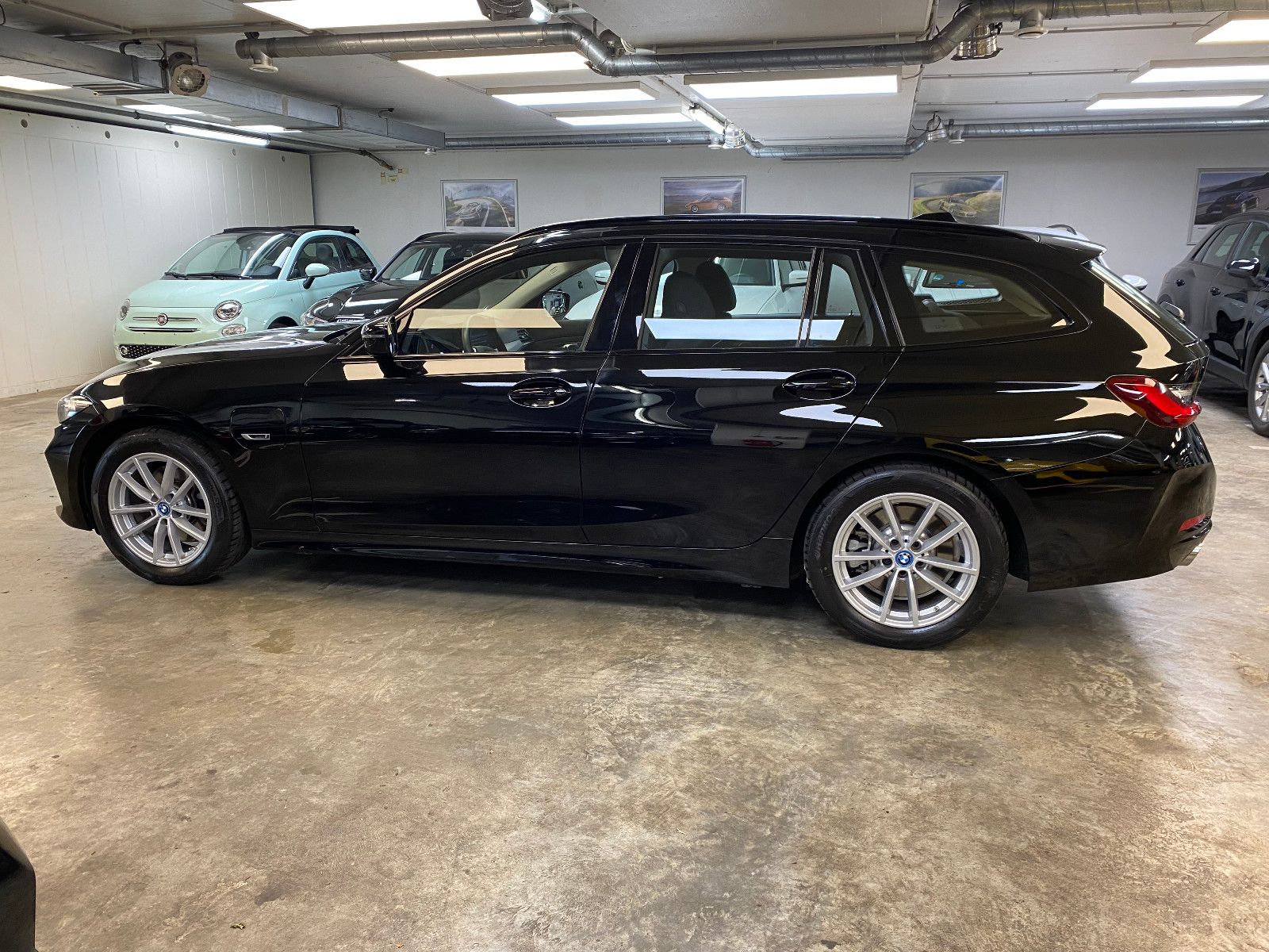 BMW 330E Touring - Samsaru's Car Outlet