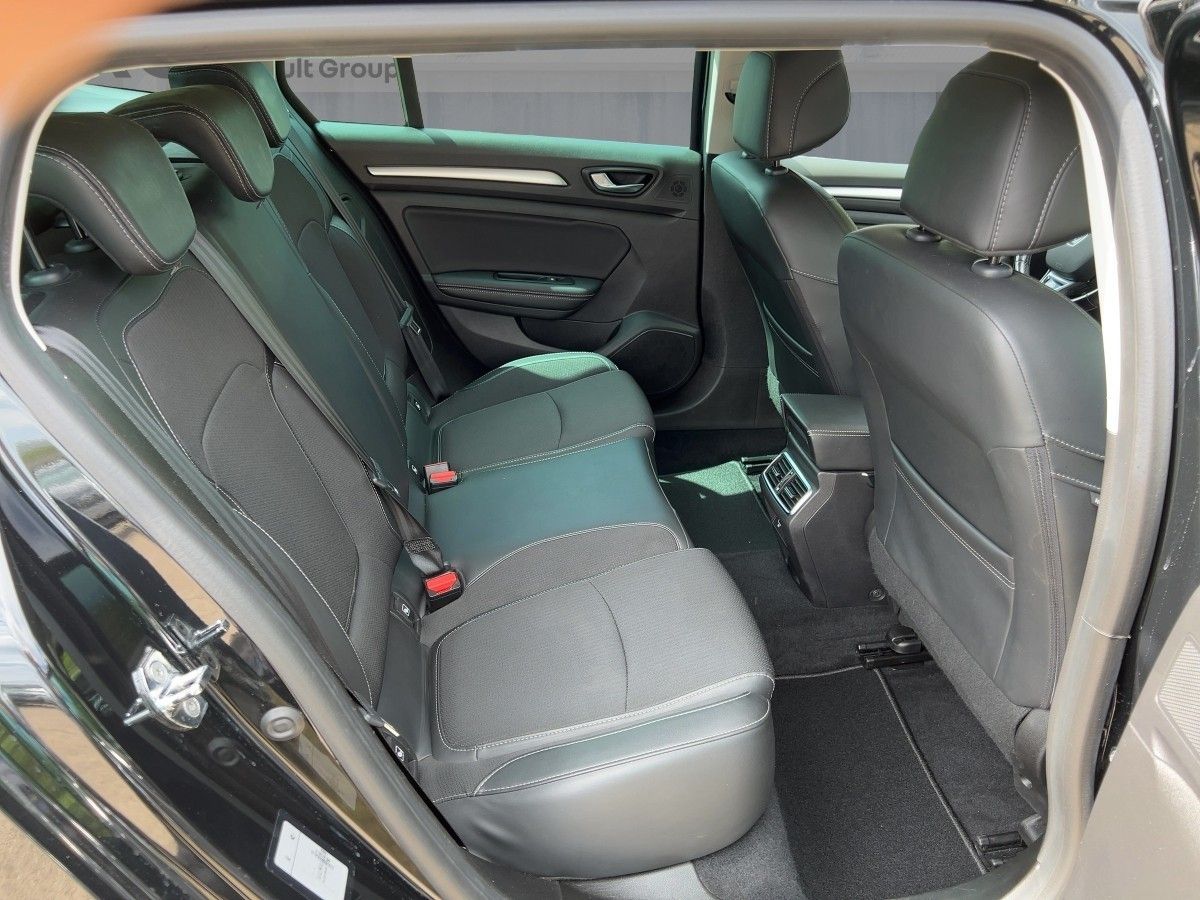 Renault Megane E-TECH INTENS PLUG-IN - Samsaru's Car Outlet
