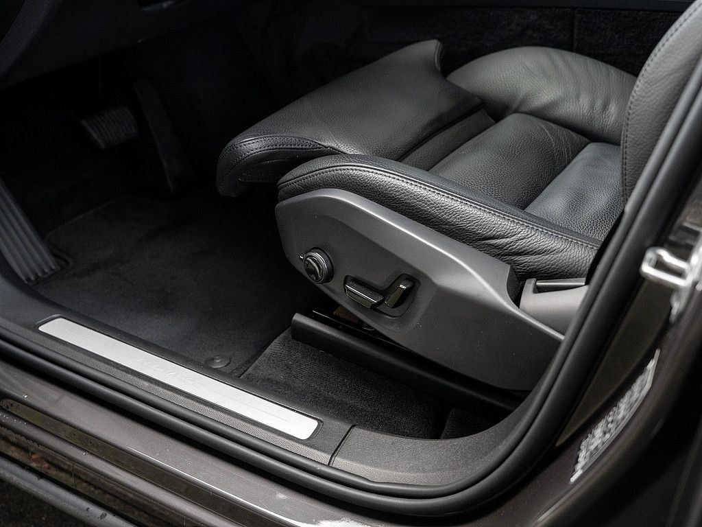 Volvo XC60 T6 AWD Plus Dark