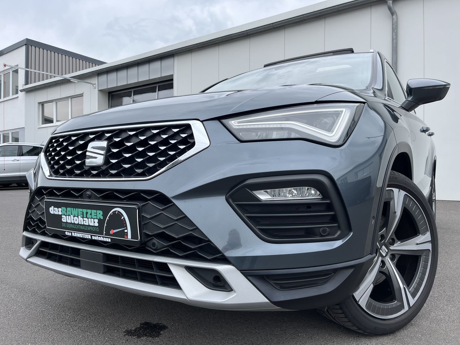 Seat Ateca 1.5 TSI DSG Xperience AHK PANO Navi 360RFK