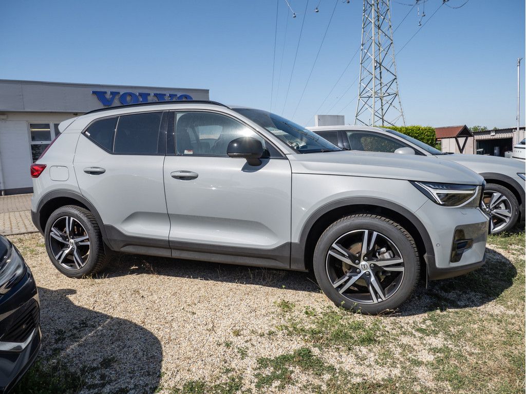 Volvo XC40 2.0 Plus Dark - Samsaru's Car Outlet