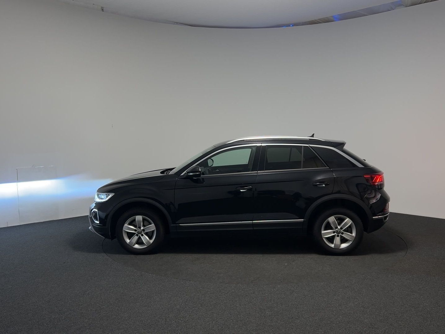 Volkswagen T-ROC 2.0 TDI Style - Samsaru's Car Outlet