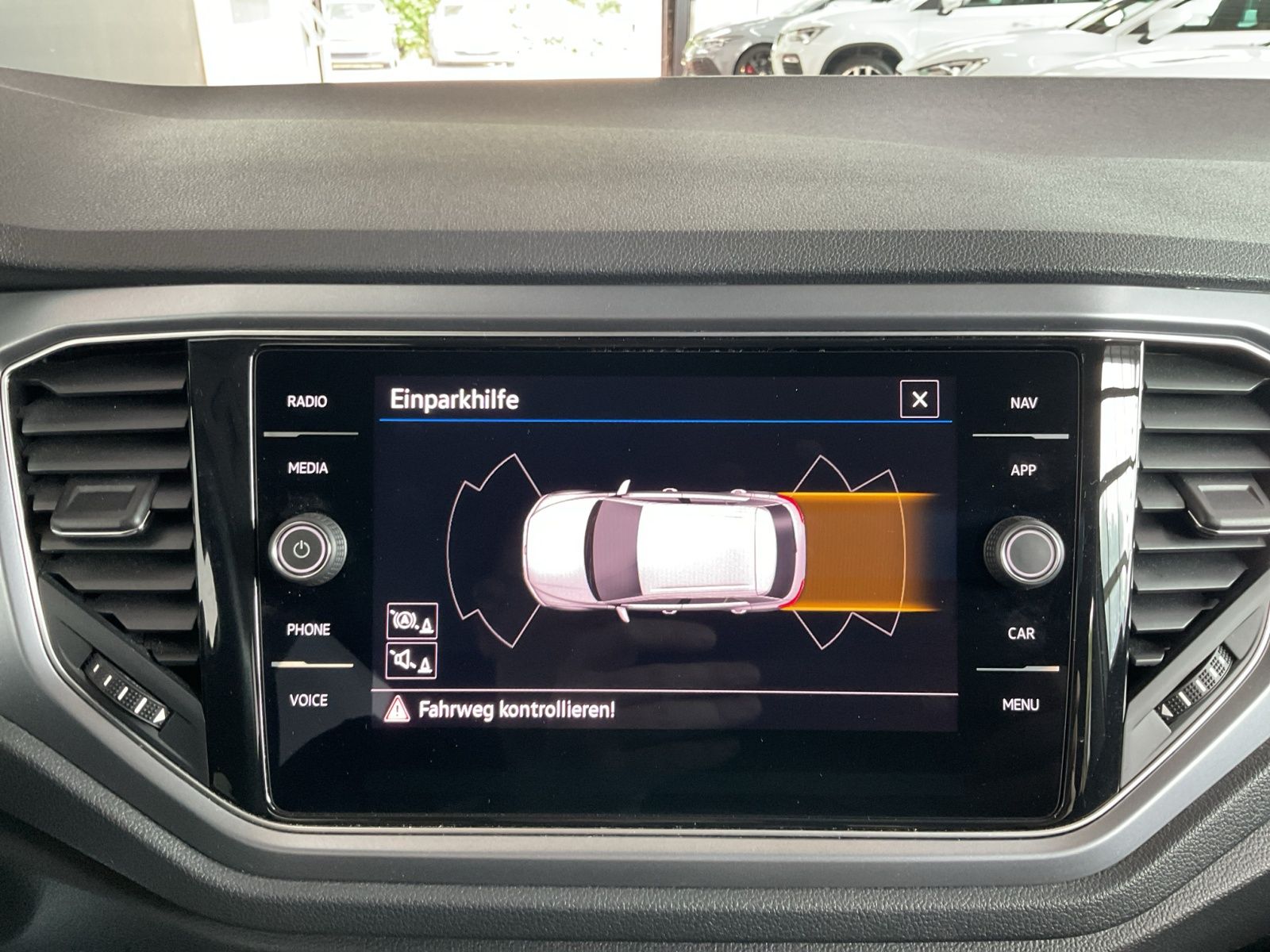 Volkswagen T-Roc 1.5 TSI DSG Active - Samsaru's Car Outlet