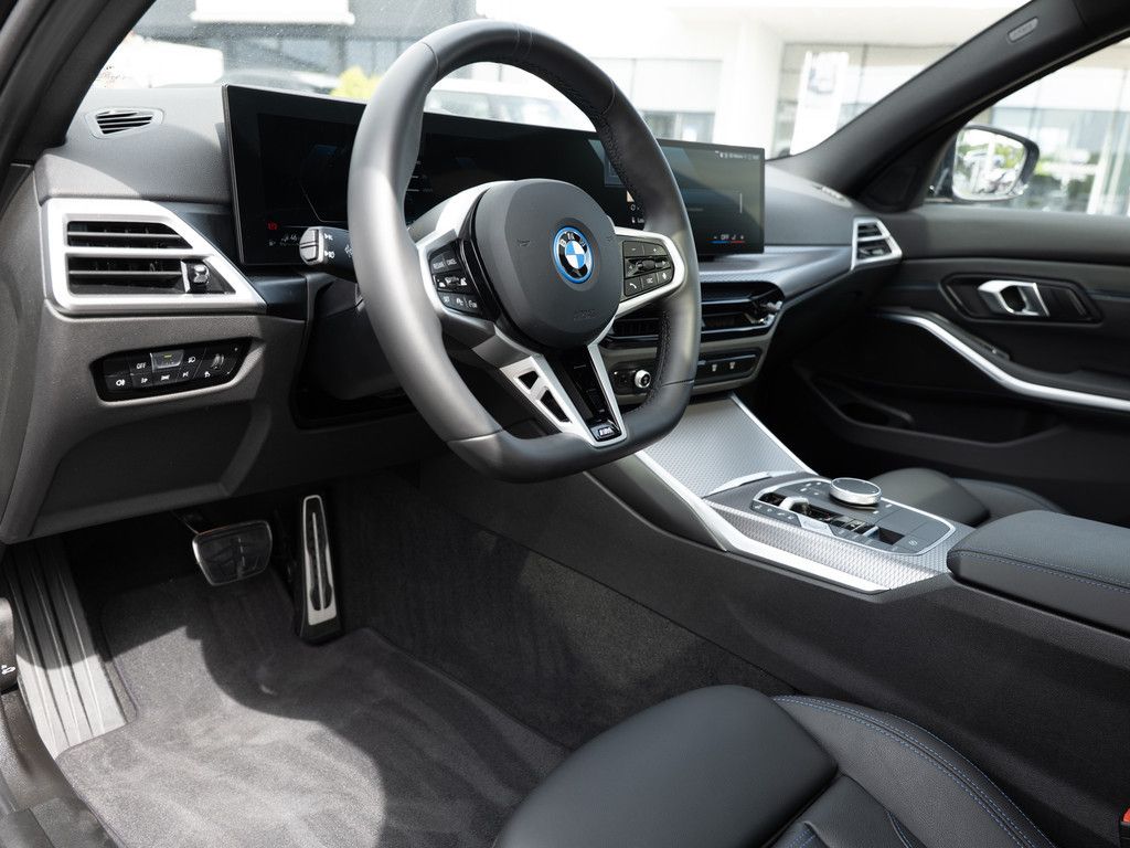 BMW 330e xDrive M-Sport Propaket HGSD AHK 360° Pro