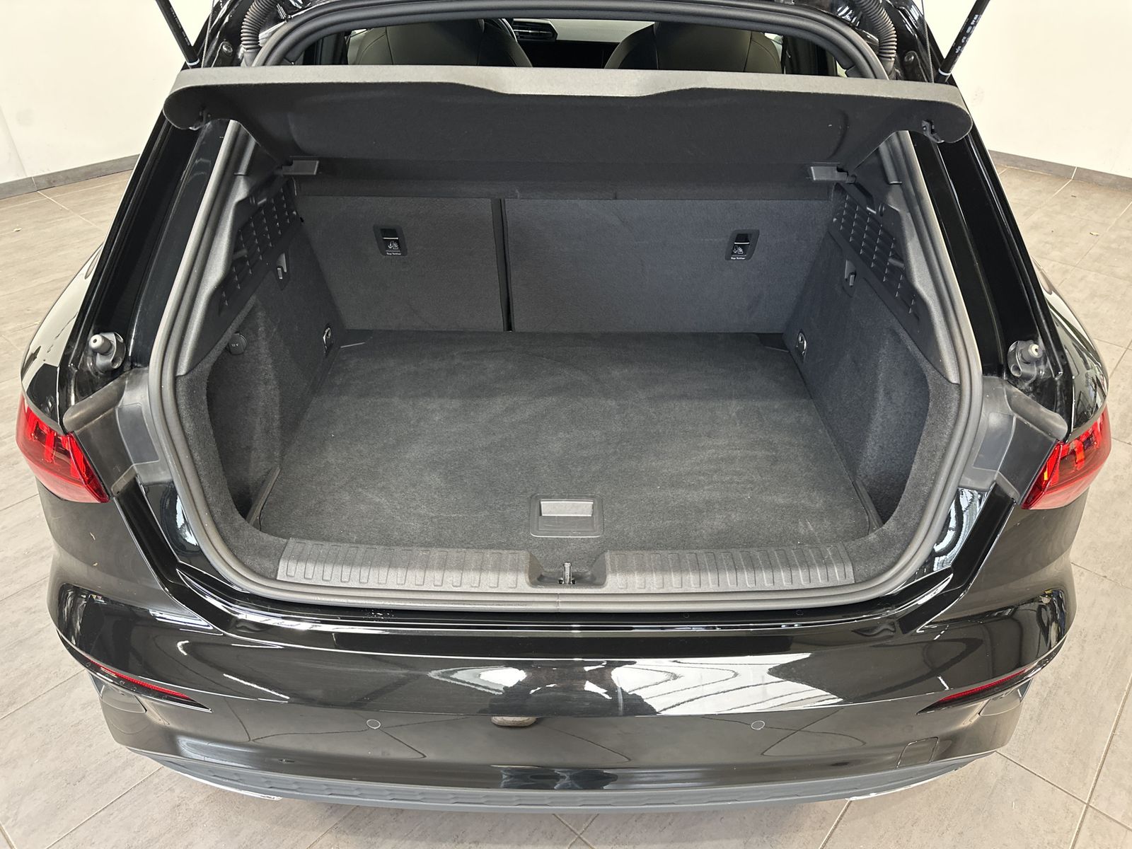 Audi A3 40 TDI Quattro S-Line NAV+LED+DIGDISPLAY+18ZO