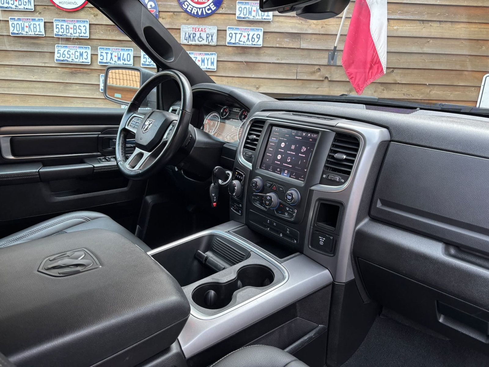 Dodge RAM 1500 5,7L Warlock 4x4 LEDER AHK LPG