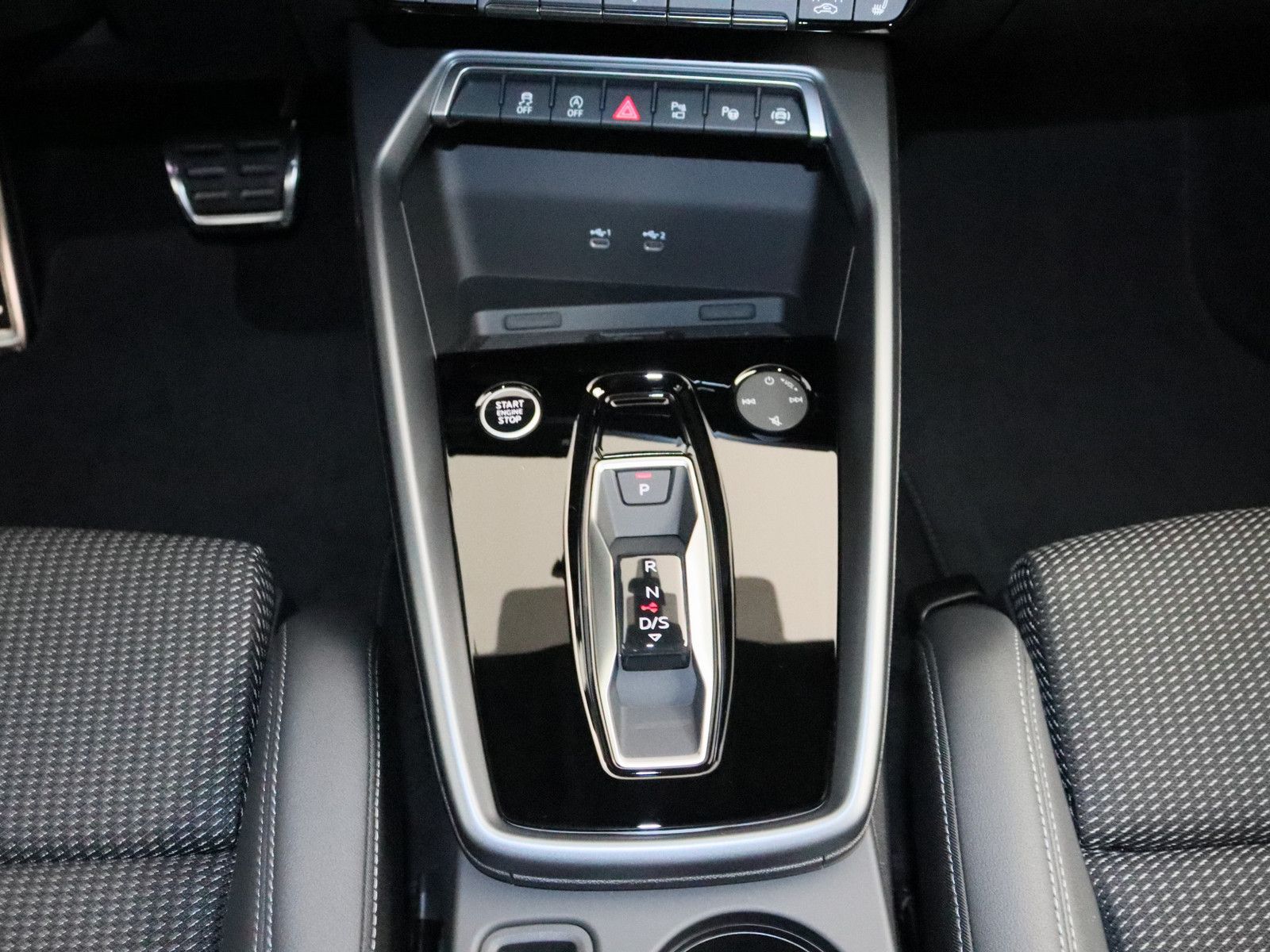 Audi A3 Sportback 35 TFSI S line - Samsaru's Car Outlet
