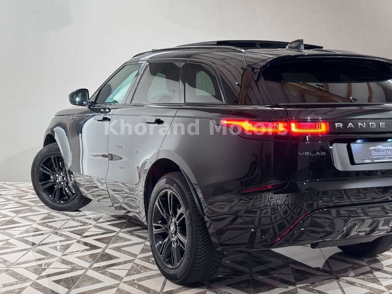 Range Rover Velar R-Dynamic SE - Samsaru's Car Outlet