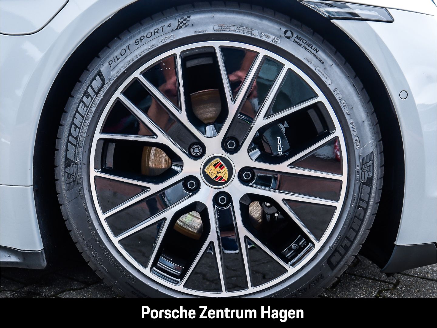 Porsche Taycan 4S SportDesign Surround-View LED-Matrix