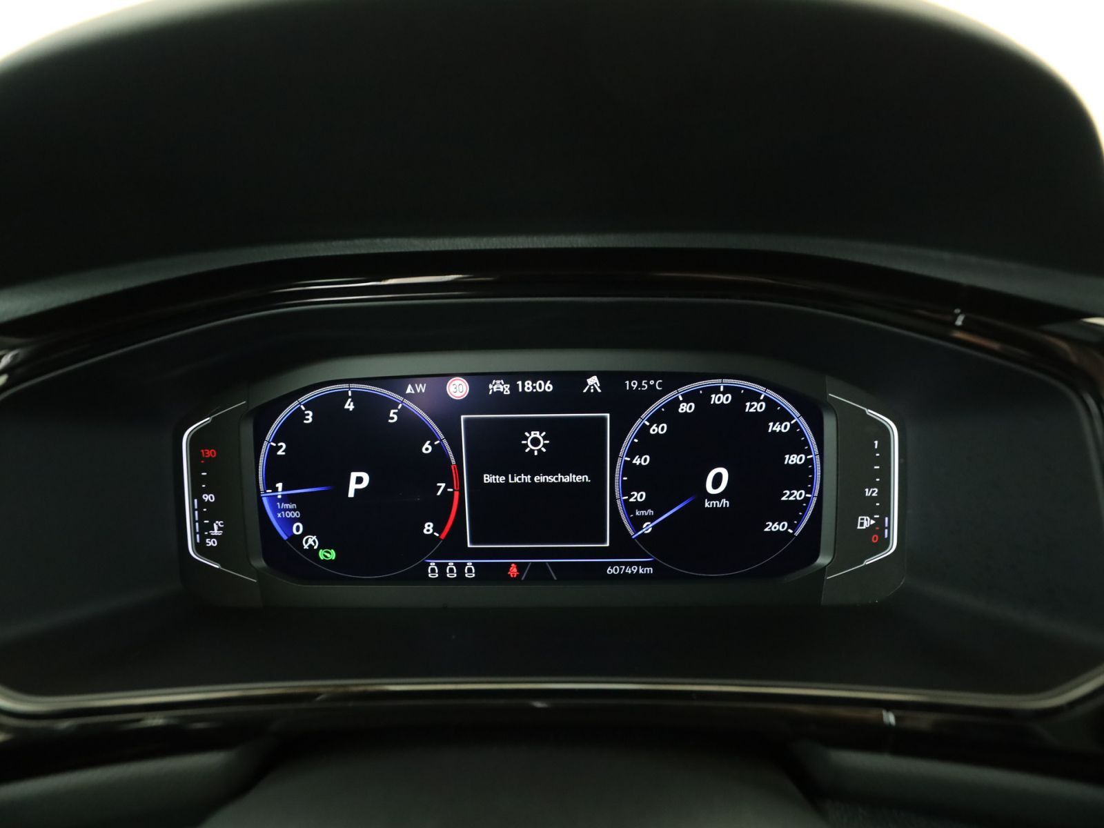 Volkswagen T-Roc 1.5 TSI R-Line - Samsaru's Car Outlet
