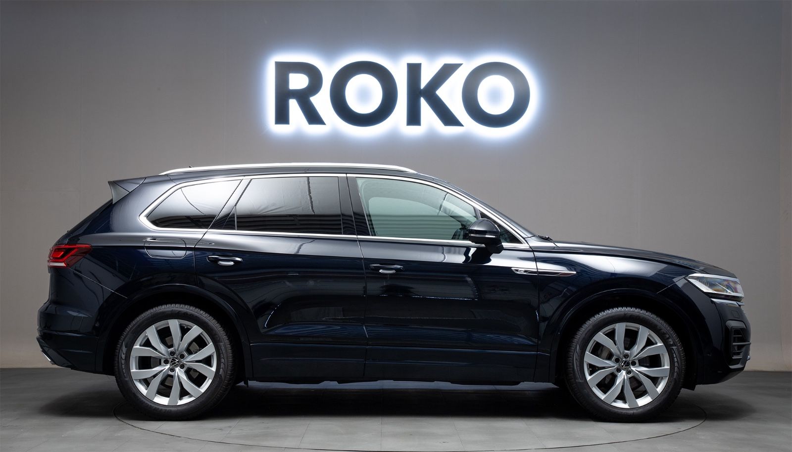 Volkswagen Touareg R-Line - Samsaru's Car Outlet