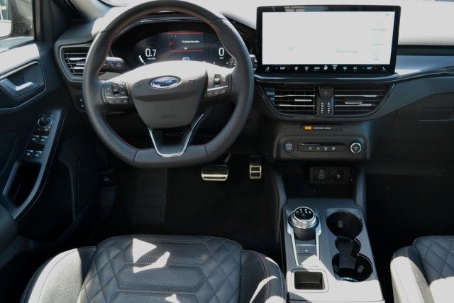 Ford Focus Turn ST-Line X Glasdach Kamera e.Heckklapp