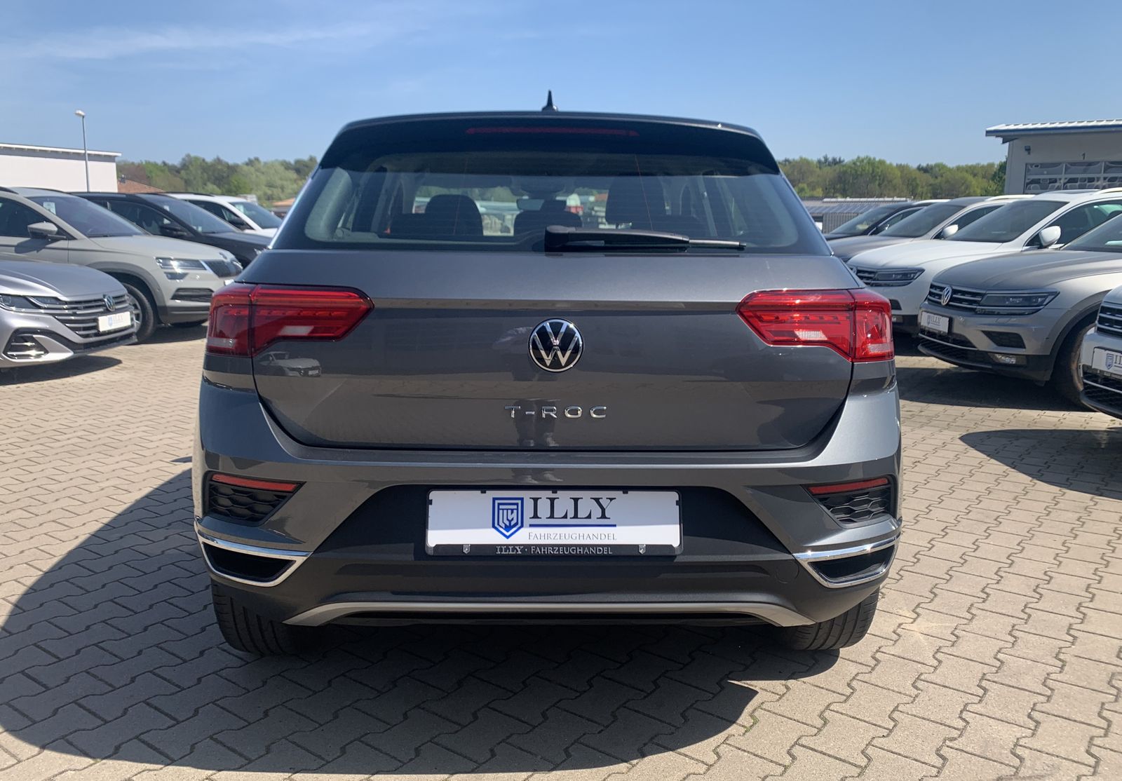 Volkswagen T-Roc 2.0 TDI Style - Samsaru's Car Outlet