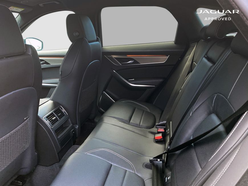Jaguar F-Pace D300 AWD R-Dynamic SE