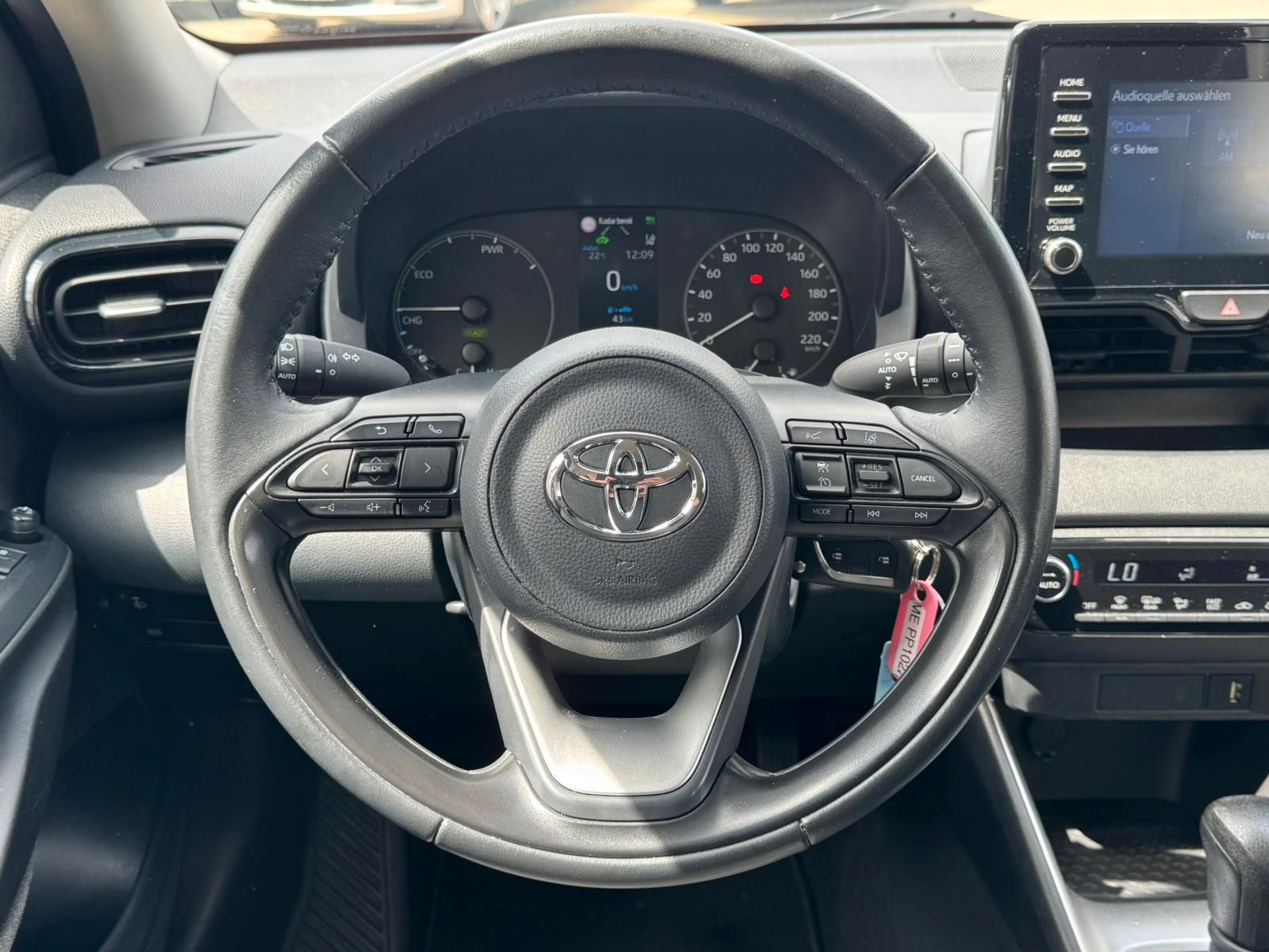 Toyota Yaris 1.5 Hybrid AUT Comfort - Samsaru's Car Outlet