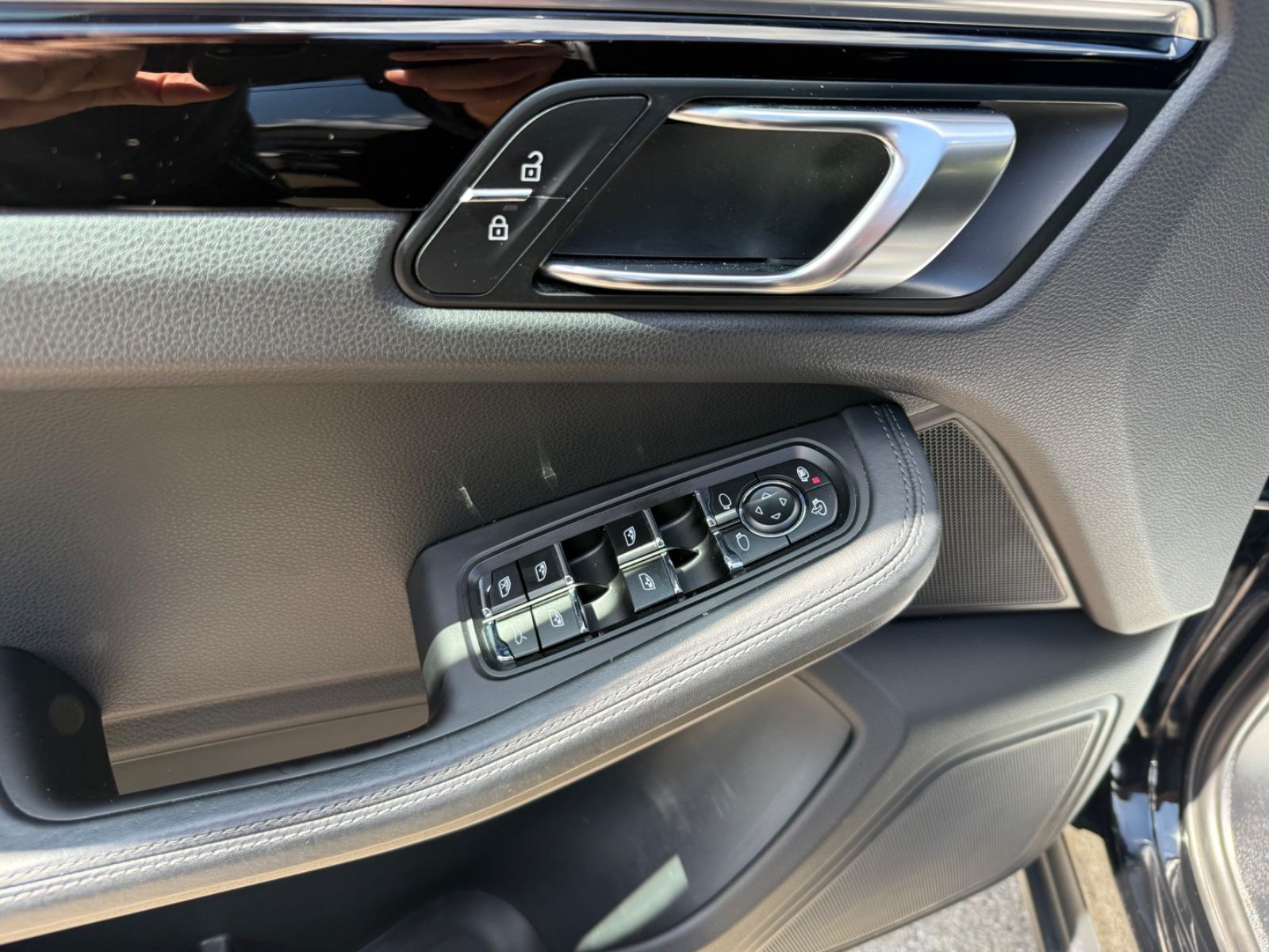 Porsche Macan S - Samsaru's Car Outlet