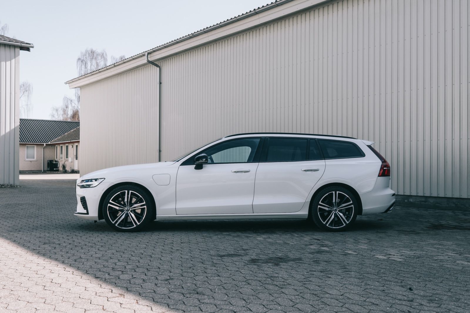 Volvo V60 Kombi R Design Recharge Plug-In Hybrid AWD