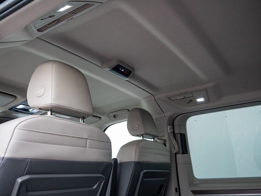 Volkswagen T7 Multivan 2.0TSI DSG - Samsaru's Car Outlet