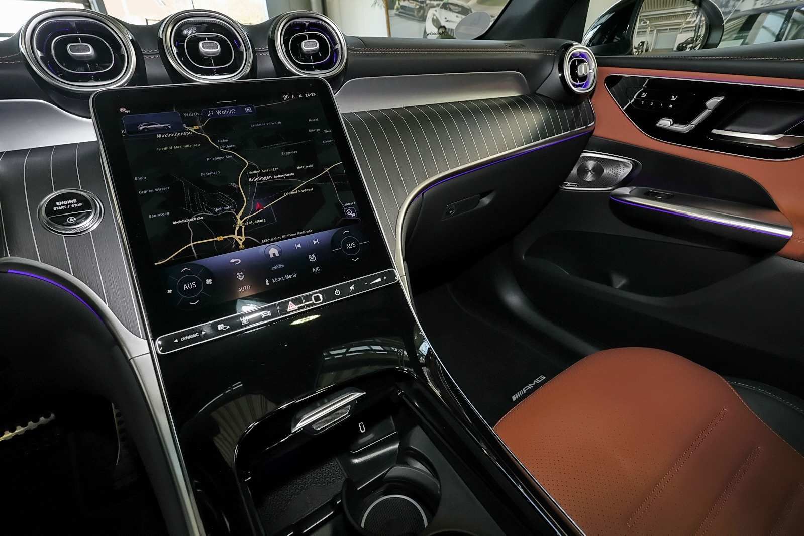 Mercedes-Benz GLC 300 d 4M AMG MBUX+360°+DIG-LED+Pano+AHK+Nigh