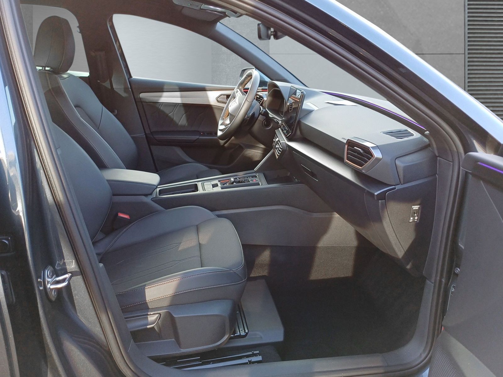 Cupra Leon Sportstourer - Samsaru's Car Outlet