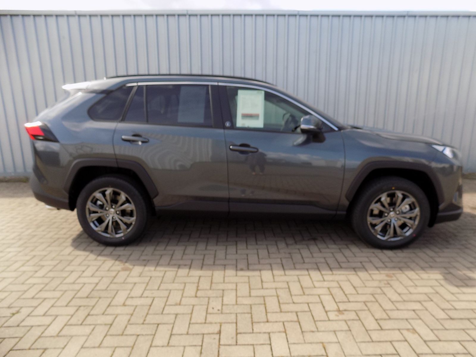 Toyota RAV4 2.5 l Hybrid 4x2 - Samsaru's Car Outlet