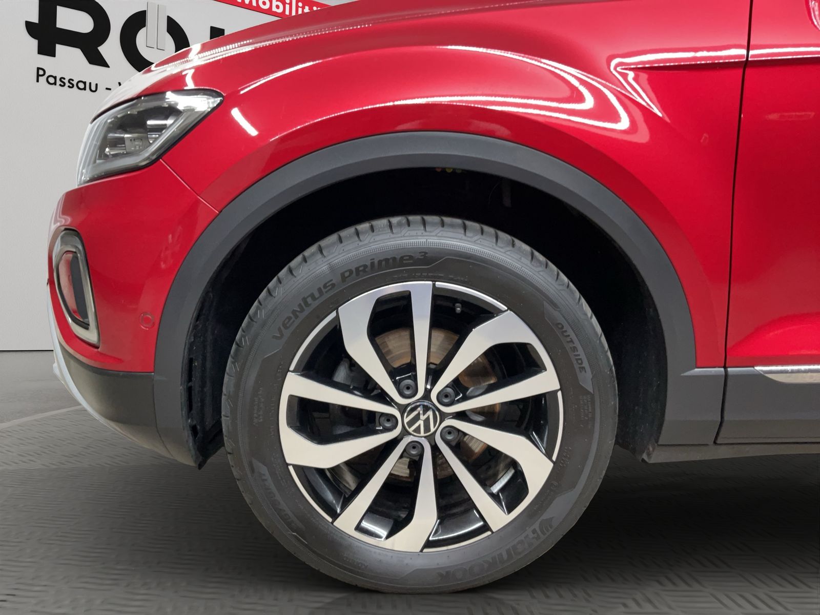 Volkswagen T-ROC 1.5 TSI - Samsaru's Car Outlet