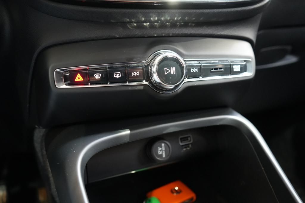 Volvo XC 40 B4 Momentum - Samsaru's Car Outlet