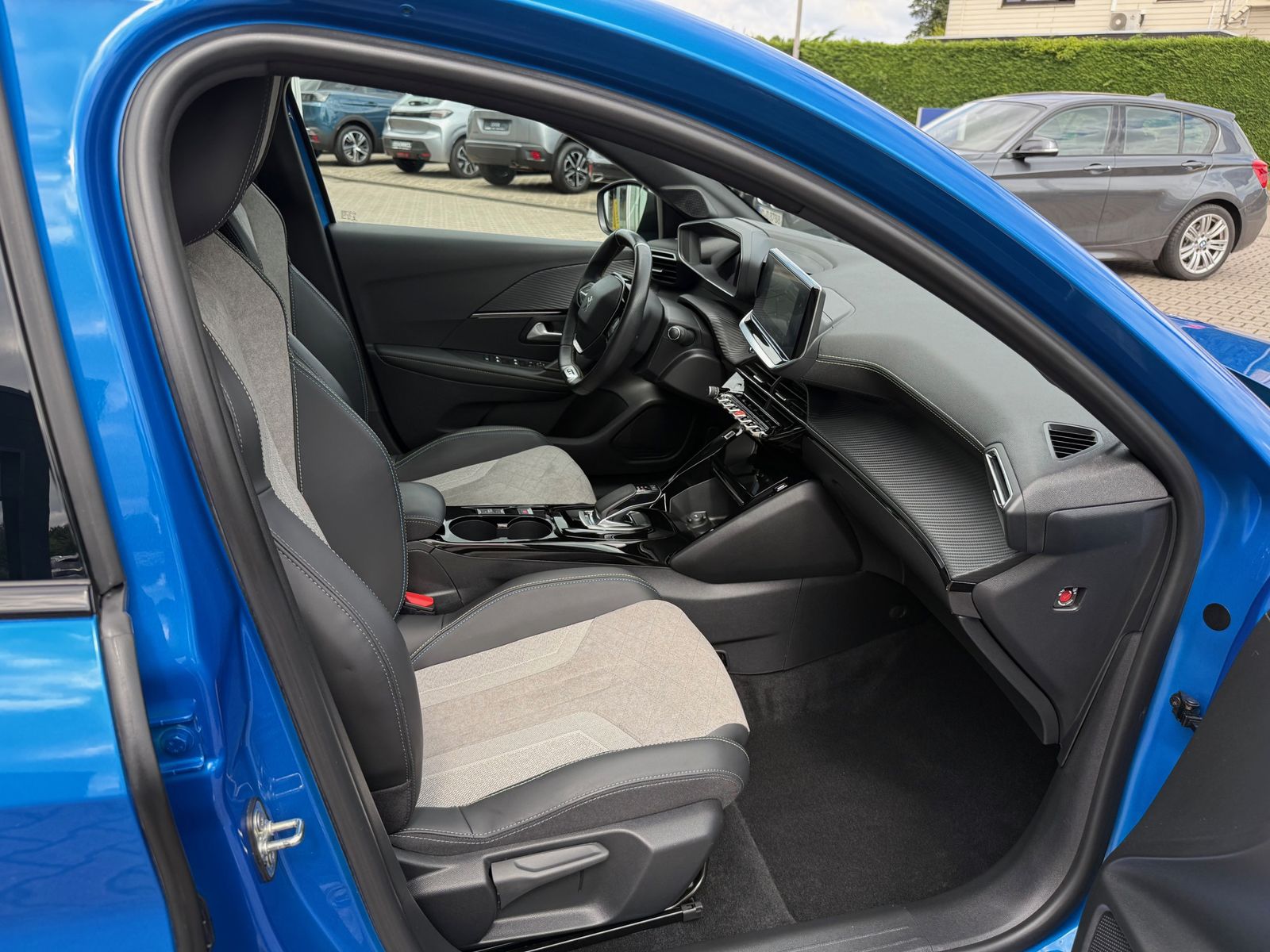 Peugeot 208 e- GT - Samsaru's Car Outlet