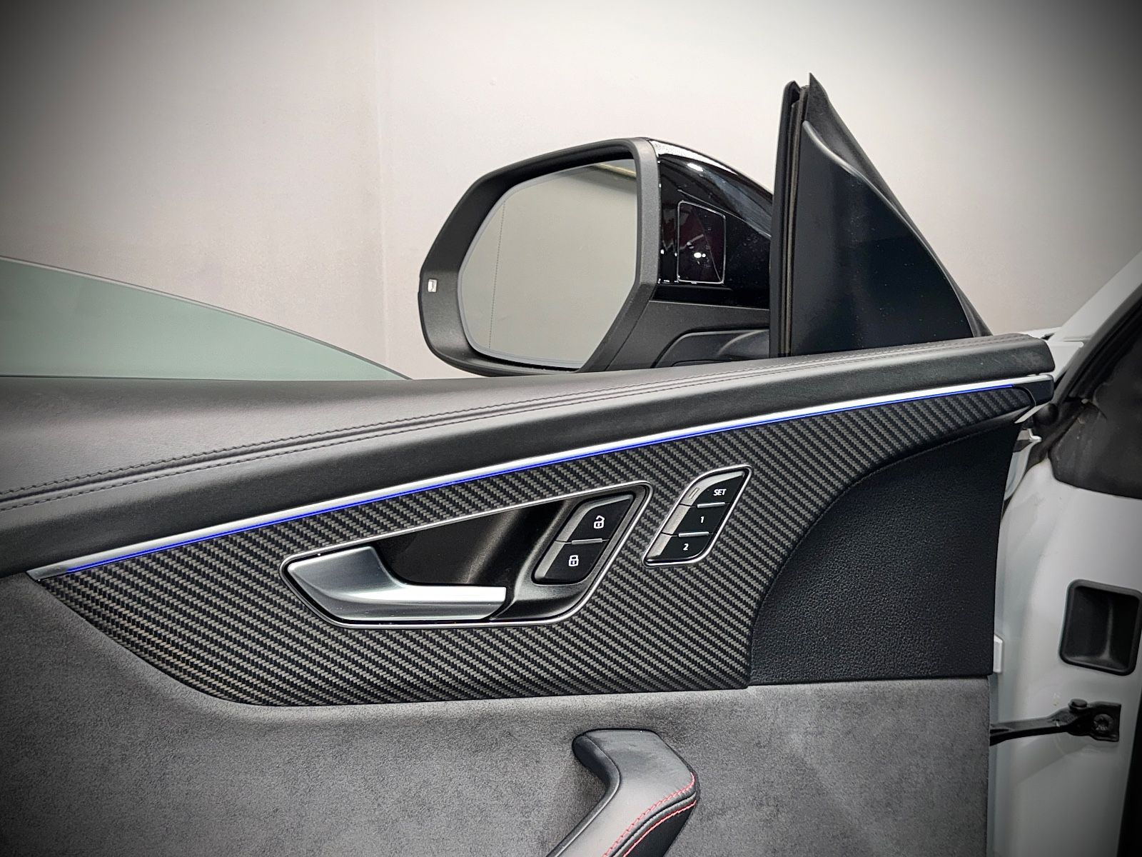 Audi RSQ8*CARBON*MATRIX*ALLRADLENKUNG*HEAD-UP*2.HAND*