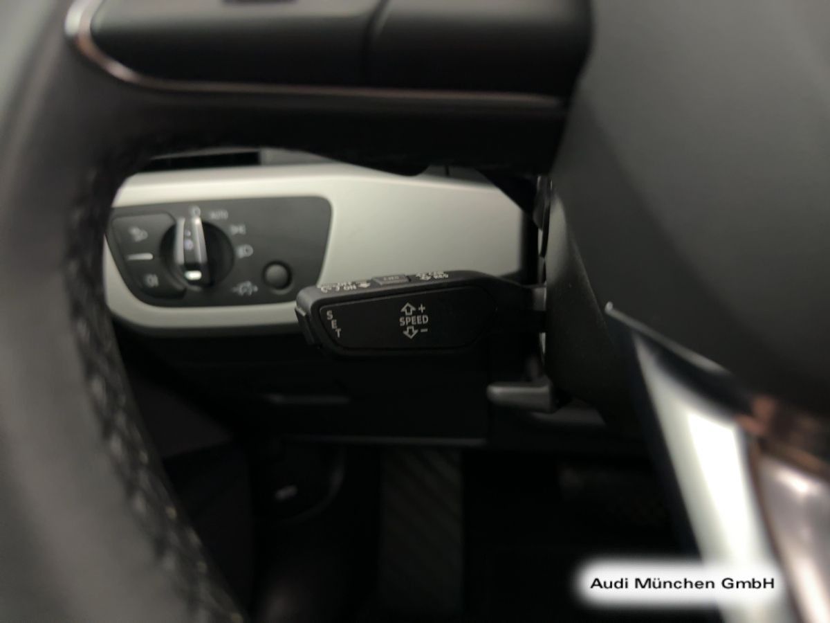 Audi A4 Avant 40 TDI S tronic S line - Samsaru's Car Outlet