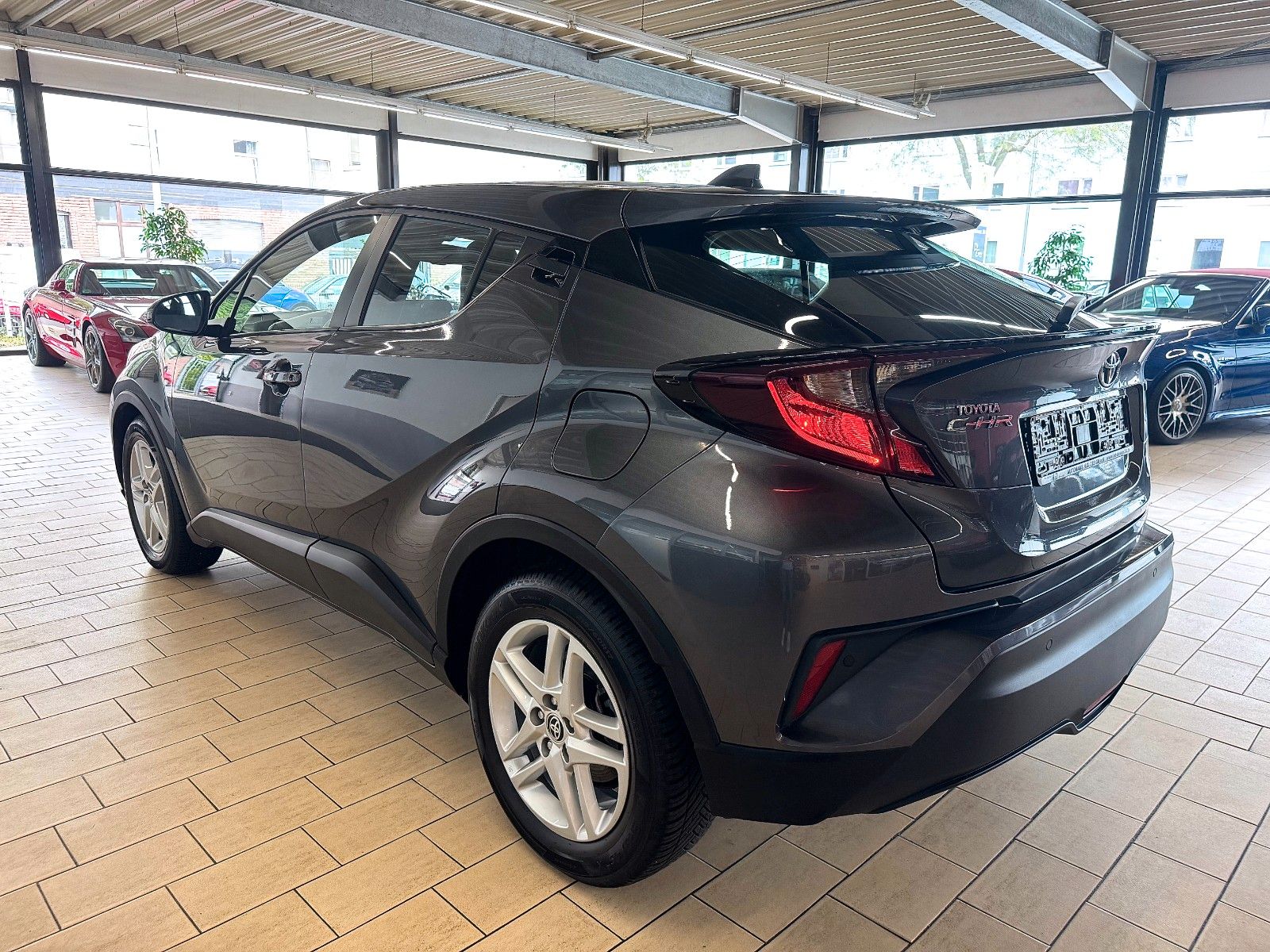 Toyota C-HR Hybrid Business Edition - Samsaru's Car Outlet