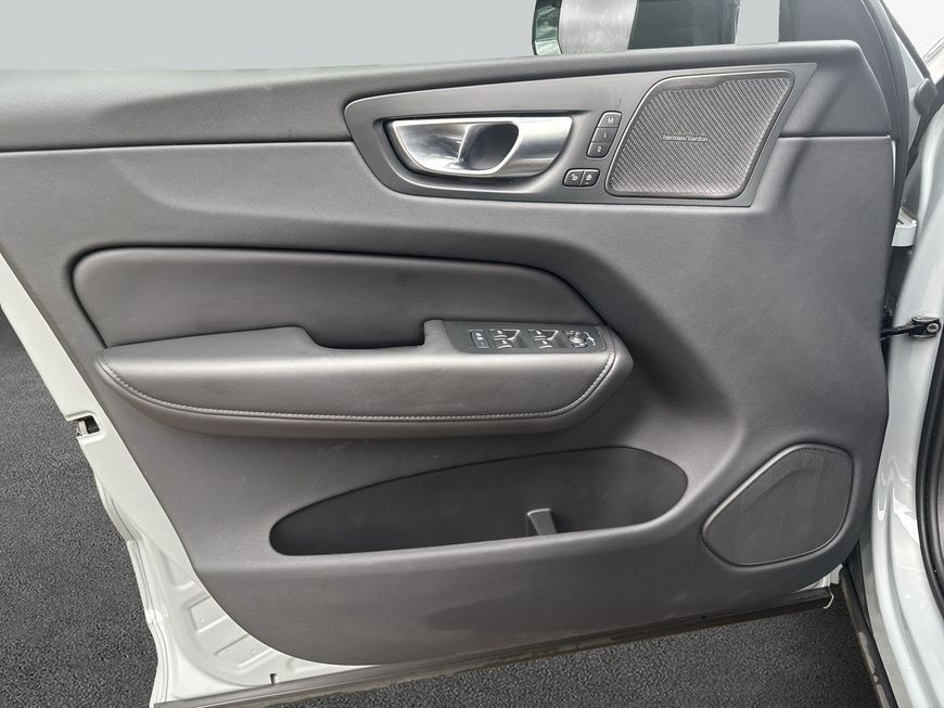 Volvo XC60 B4 D AWD Plus Dark Licht Drive Ass 360°View
