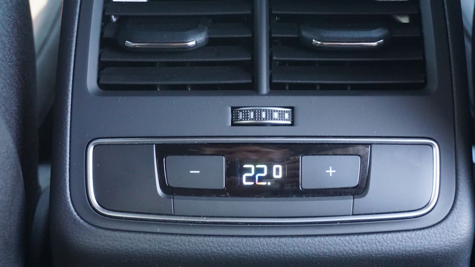 Audi A4 40 quattro S-Line - Samsaru's Car Outlet